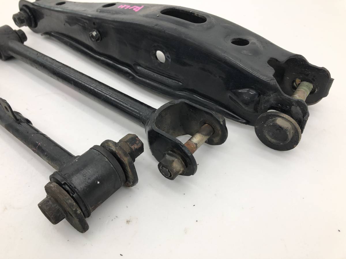 Toyota genuine SXE10 Altezza IS200 Rear Lower Arms Set
