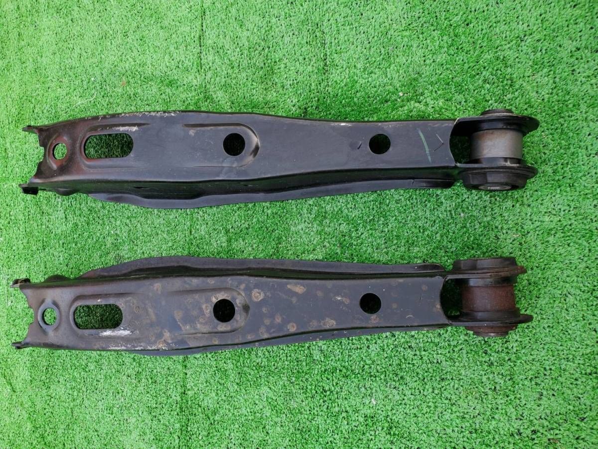 Toyota genuine SXE10 Altezza IS200 Rear Lower Arms Set