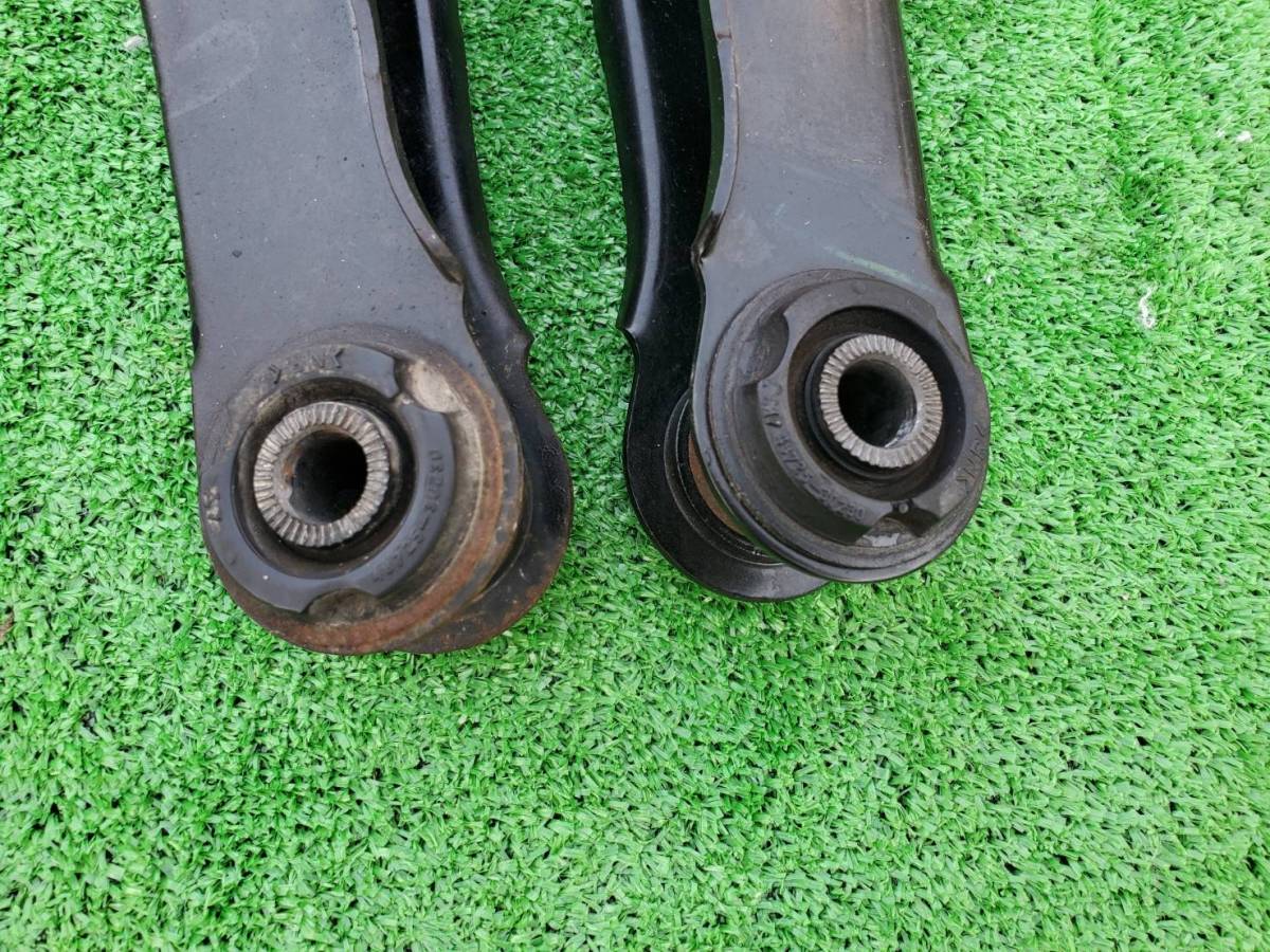 Toyota genuine SXE10 Altezza IS200 Rear Lower Arms Set