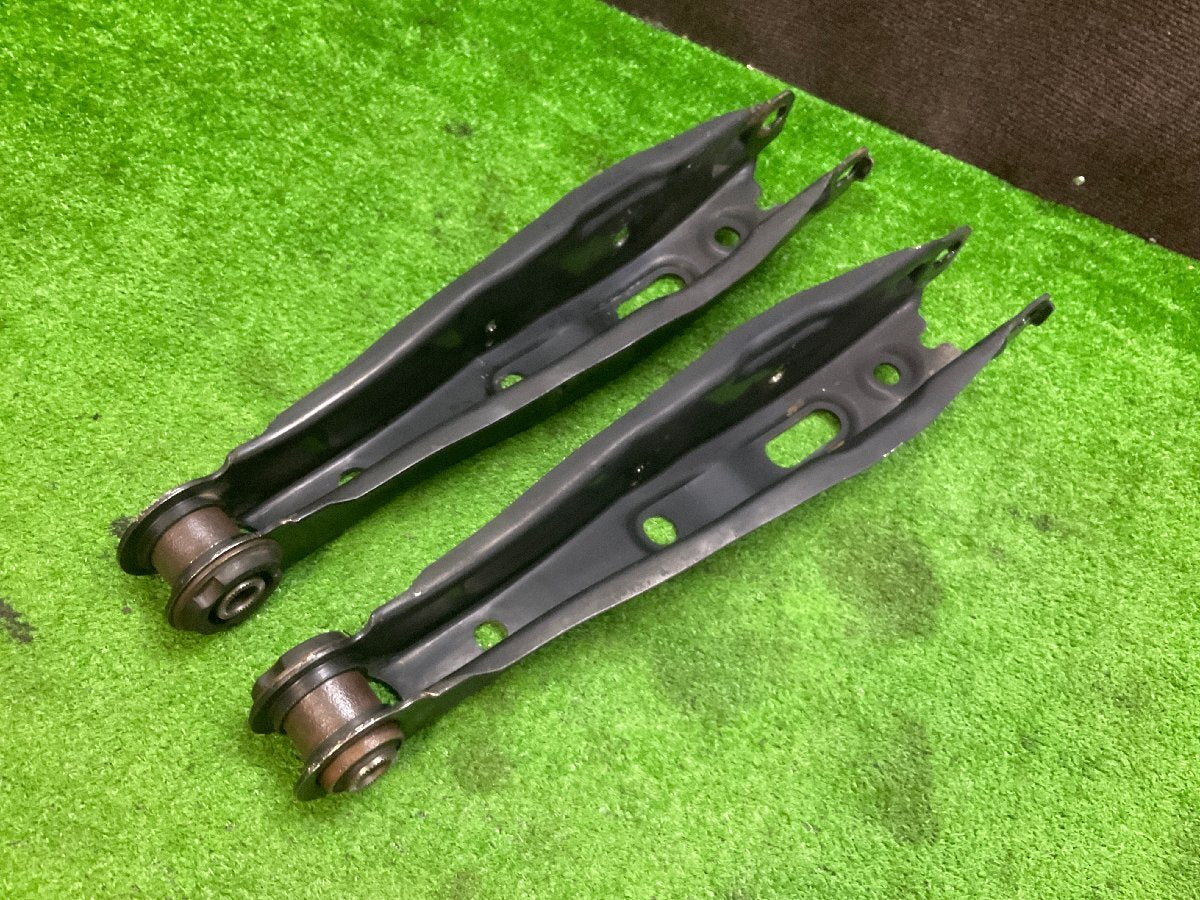 Toyota genuine IS200/IS300/Altezza Rear Lower Arms