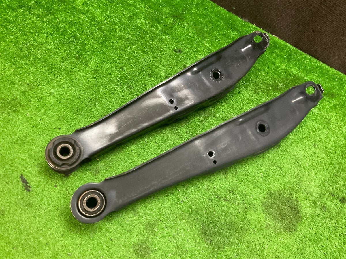 Toyota genuine IS200/IS300/Altezza Rear Lower Arms