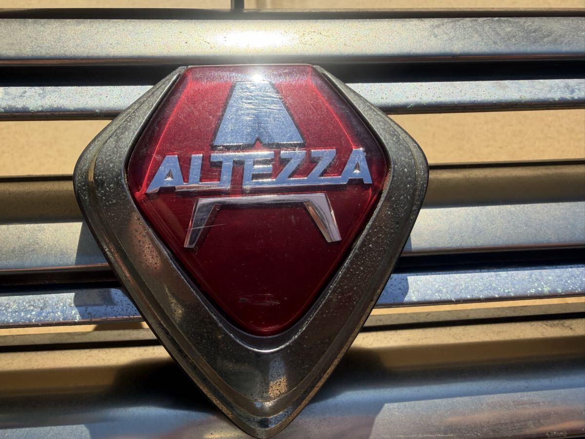 OEM Toyota Altezza 3 Bar Front Grill With Badge - JDM GOODNESS