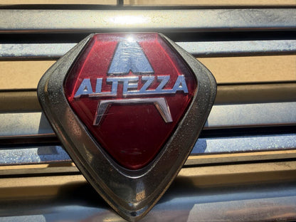 OEM Toyota Altezza 3 Bar Front Grill With Badge - JDM GOODNESS