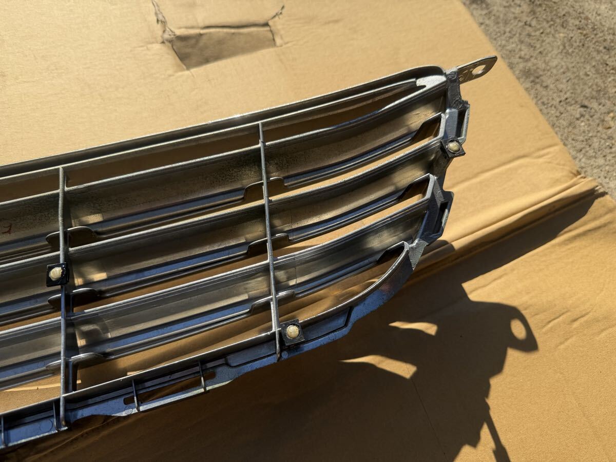 OEM Toyota Altezza 3 Bar Front Grill With Badge - JDM GOODNESS
